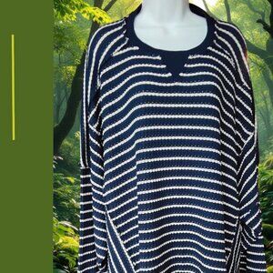 NEW!!! AMERICAN EAGLE NAVY & WHITE CREW NECK WAFFLE SWEATSHIRT - SIZE L